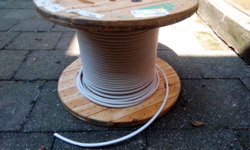 nowy kabel zasilający do windy